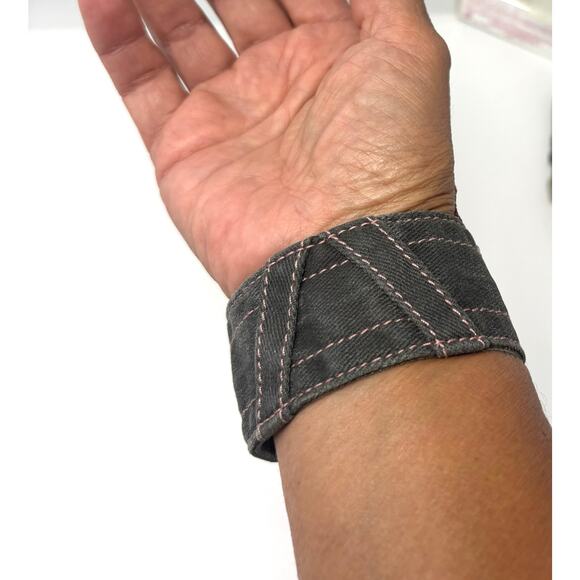 Christian Dior Denim Bracelet Pink Stitch 2004 Girly Collection - Picture 7 of 7